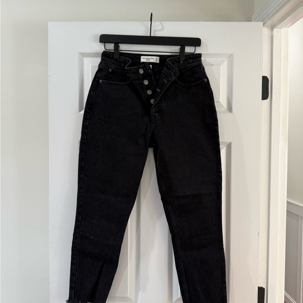 Women's Black High-Waisted Jeans